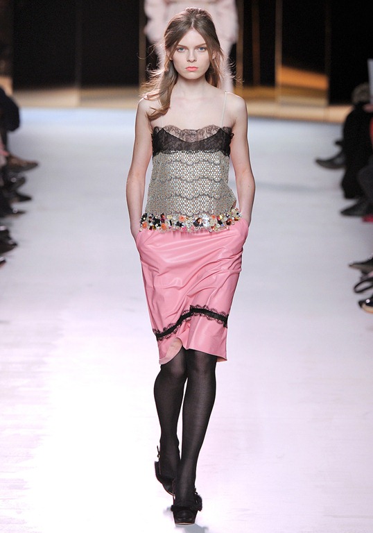 Wearable Trends: Nina Ricci Ready-To-Wear Fall 2011, Paris Fashion Week